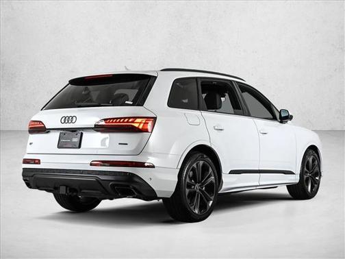 2025 Audi Q7 55 Premium Plus