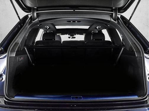 Blue Metallic 2026 Audi Q7 PLUS