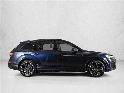 Blue Metallic 2026 Audi Q7 PLUS