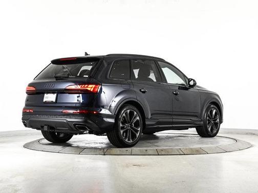 Blue Metallic 2026 Audi Q7 PLUS