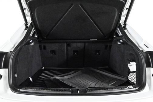 2021 Porsche Macan Base