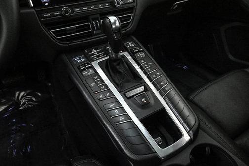 2021 Porsche Macan Base