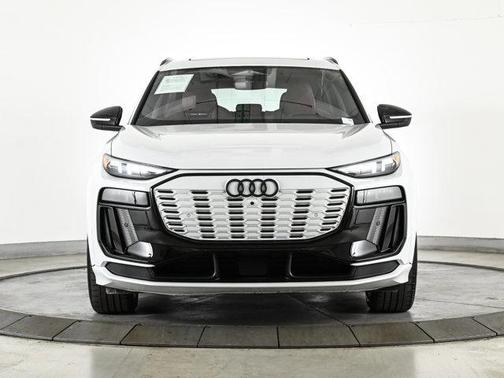 Glacier White Metallic 2025 Audi SQ6 e-tron Premium