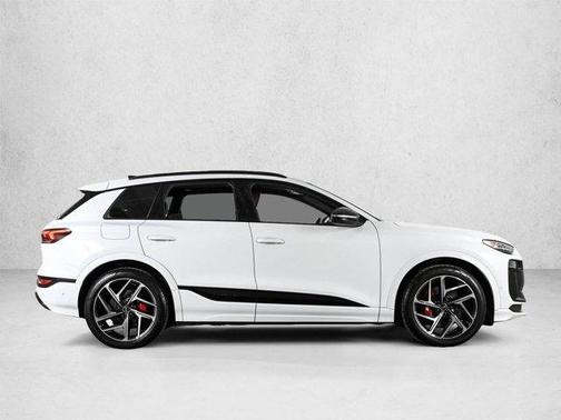 Glacier White Metallic 2025 Audi SQ6 e-tron Premium