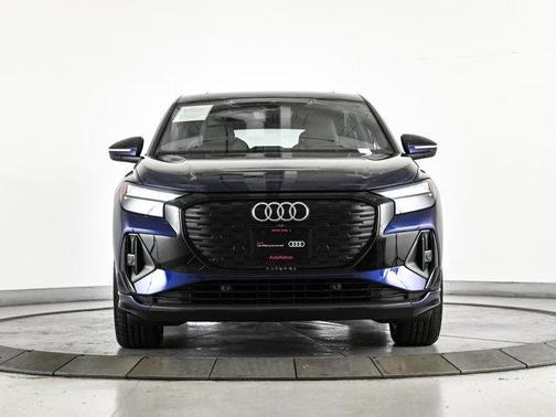 Navarra Blue Metallic 2024 Audi Q4 e-tron 55 quattro Premium