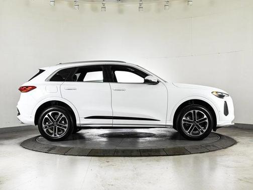 Arkona White 2025 Audi Q5 2.0T quattro Premium
