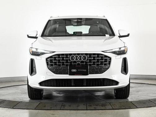Arkona White 2025 Audi Q5 2.0T quattro Premium