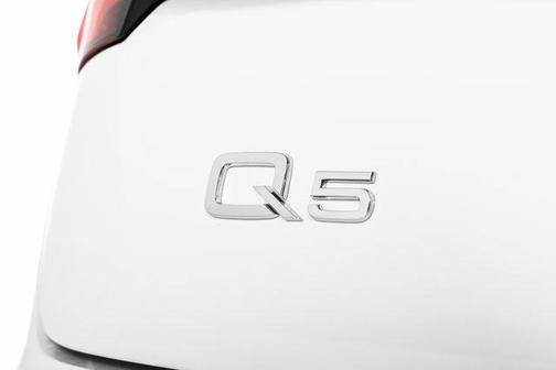 2023 Audi Q5 45 S line quattro Premium