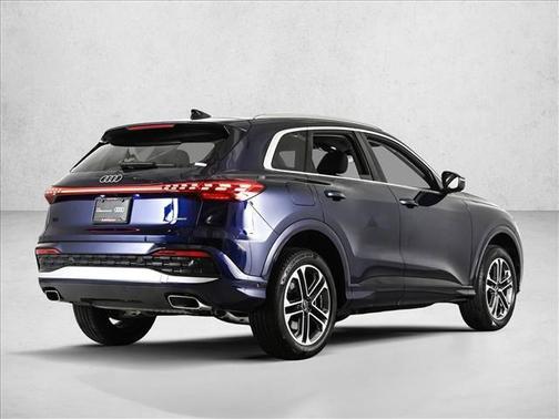 Navarra Blue Metallic 2025 Audi Q5 2.0T quattro Premium
