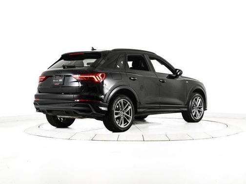 Mythos Black Metallic 2024 Audi Q3 45 S line Premium