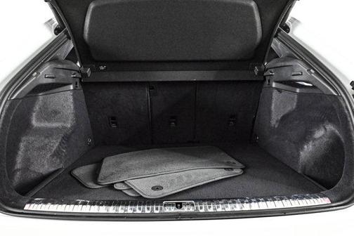 2022 Audi Q3 45 S line Premium