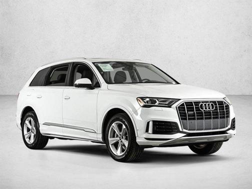 Carrara White 2022 Audi Q7 55 Premium