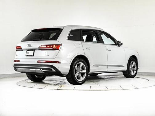 Carrara White 2022 Audi Q7 55 Premium