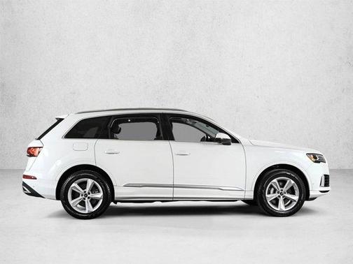Carrara White 2022 Audi Q7 55 Premium