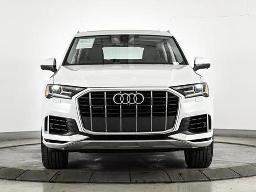 Carrara White 2022 Audi Q7 55 Premium