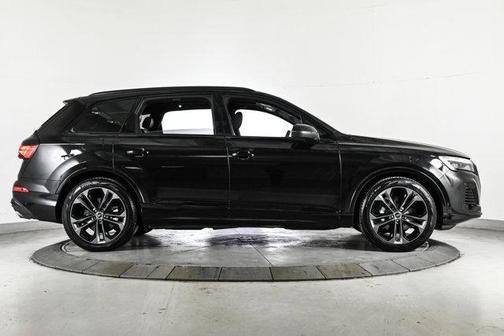 2025 Audi Q7 55 Prestige