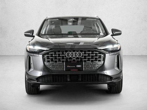 Tambora Gray Metallic 2025 Audi Q5 2.0T quattro Premium