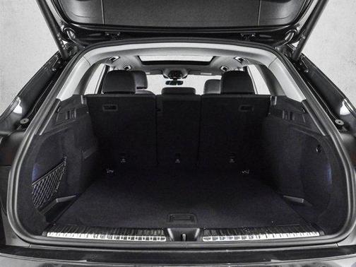 Tambora Gray Metallic 2025 Audi Q5 2.0T quattro Premium