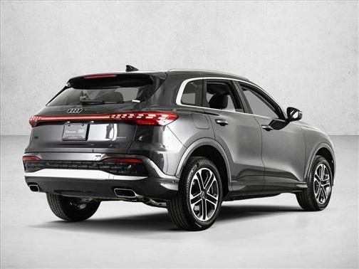 Tambora Gray Metallic 2025 Audi Q5 2.0T quattro Premium