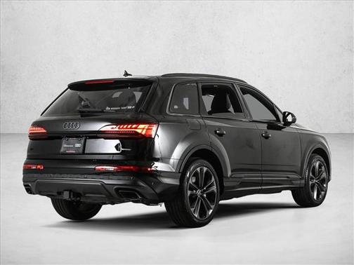 2025 Audi Q7 55 Premium Plus