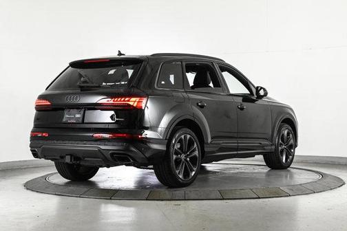 2025 Audi Q7 55 Premium Plus