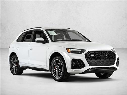 Glacier White Metallic 2025 Audi Q5 55 S line quattro Premium