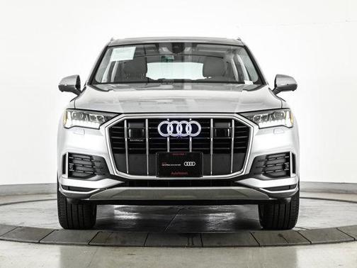 Satellite Silver Metallic 2023 Audi Q7 45 Premium Plus