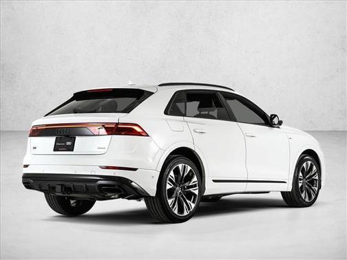 2025 Audi Q8 Premium Plus