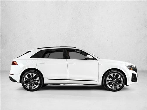 2025 Audi Q8 Premium Plus