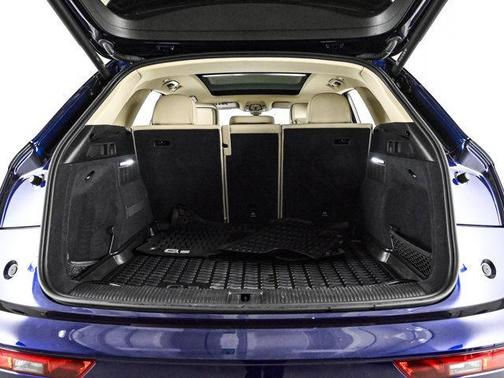 2022 Audi Q5 45 S line Premium Plus