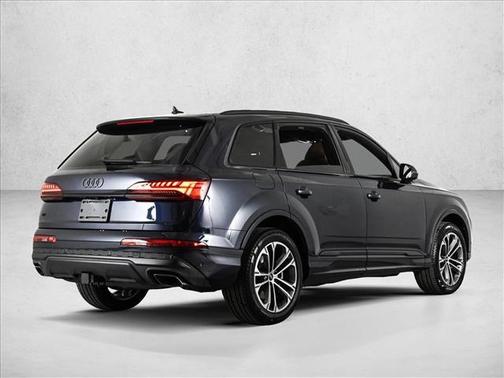 2025 Audi Q7 45 Premium Plus