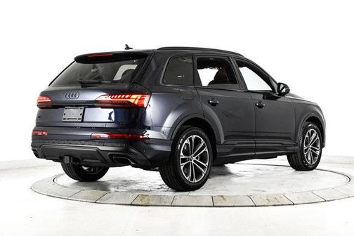 2025 Audi Q7 45 Premium Plus