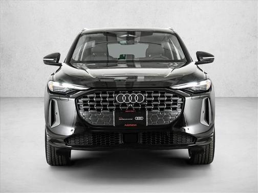Mythos Black Metallic 2025 Audi Q5 2.0T quattro Premium