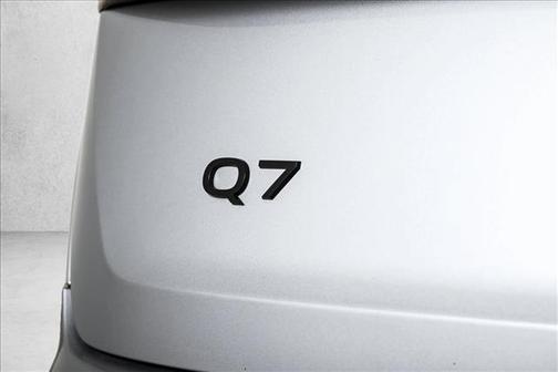 2025 Audi Q7 45 Premium Plus