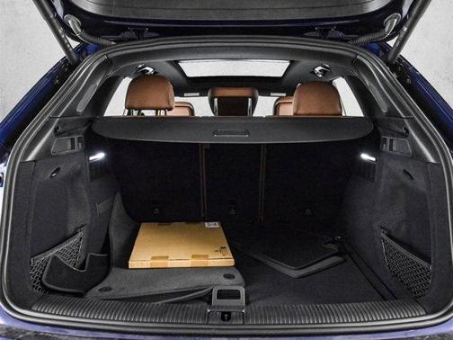 Navarra Blue Metallic 2024 Audi Q5 40 Premium