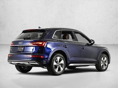 Navarra Blue Metallic 2024 Audi Q5 40 Premium