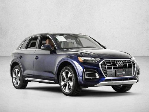 Navarra Blue Metallic 2024 Audi Q5 40 Premium