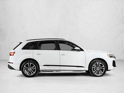 2025 Audi Q7 45 Premium Plus