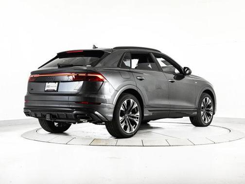 Daytona Gray Pearl 2026 Audi Q8 Premium Plus