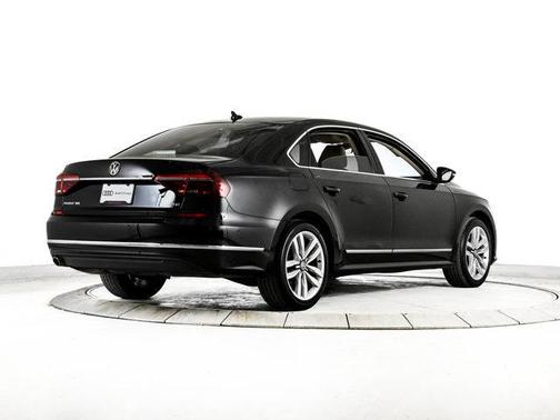 2017 Volkswagen Passat 1.8T SEL Premium