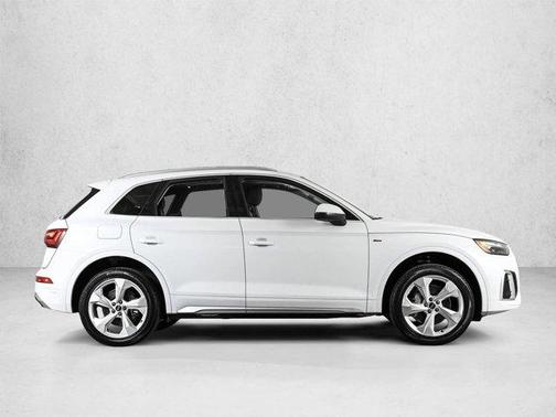 Glacier White Metallic 2023 Audi Q5 45 S line Premium Plus