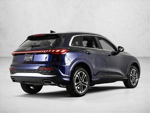 Navarra Blue Metallic 2025 Audi Q5 2.0T quattro Premium