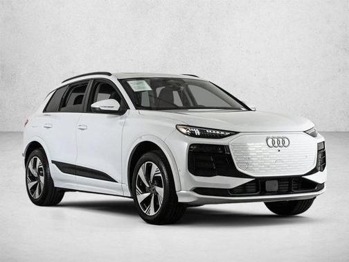 Glacier White Metallic 2025 Audi Q6 e-tron Premium