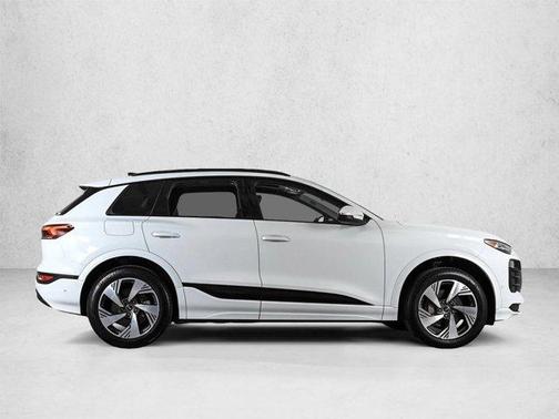 Glacier White Metallic 2025 Audi Q6 e-tron Premium