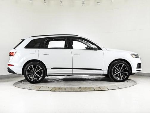 2023 Audi Q7 55 Premium Plus
