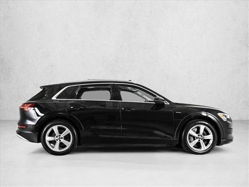 2019 Audi e-tron Prestige