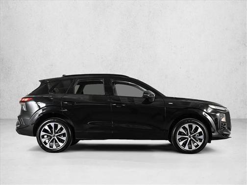 Mythos Black Metallic 2026 Audi Q3 S line