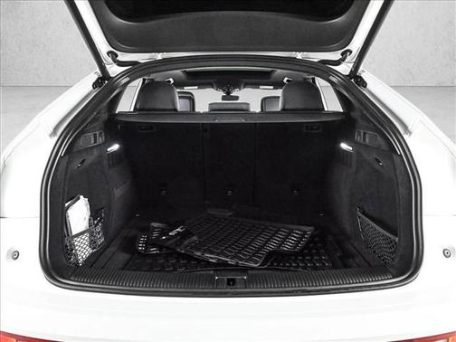 Glacier White Metallic 2023 Audi Q5 45 S line Premium Plus
