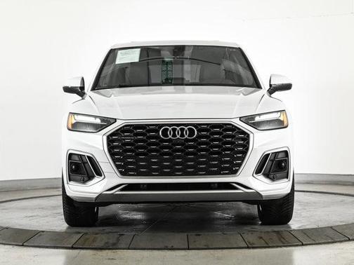 Glacier White Metallic 2023 Audi Q5 45 S line Premium Plus