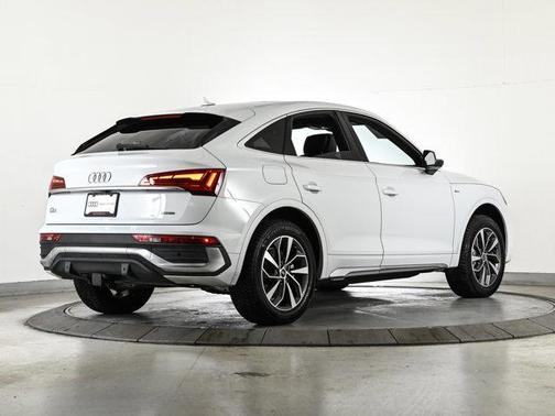 Glacier White Metallic 2023 Audi Q5 45 S line Premium Plus